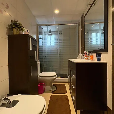 Modern Near Airport & Center *